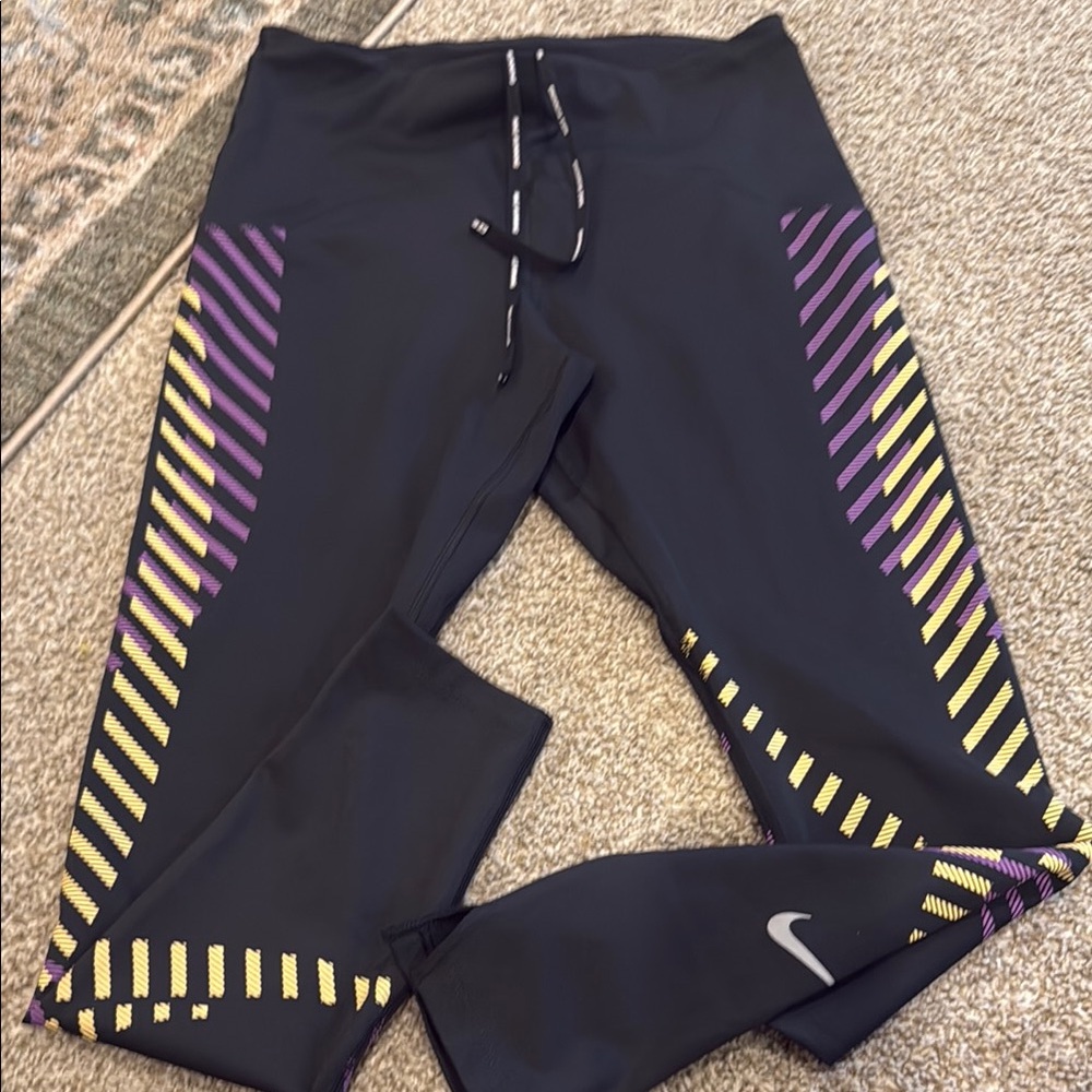Nike Black Leggings power speed graphic running M